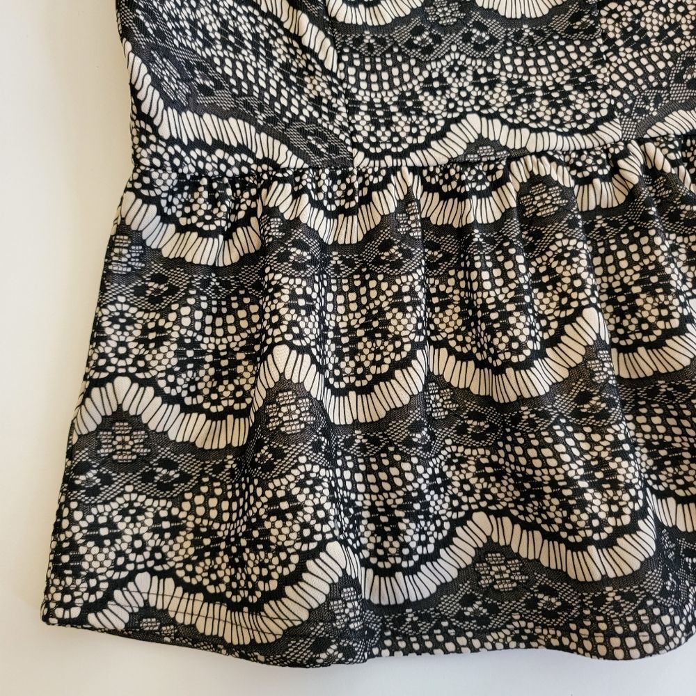 Skies Are Blue Black & Tan Lace Blouse - Picture 2 of 10